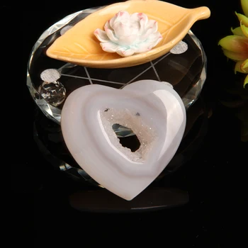 1pc prirodno bijeli ahat u obliku srca Crystal urezana obrt ljubav reiki iscjeljivanje dragulji polirane uređenje doma Mineralna kamenje
