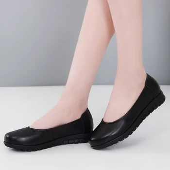 Cipele od prave kože žene su velike veličine cijele čarapa dizajnerske ravne cipele žene otporan na habanje pluća natikače proljeće/jesen