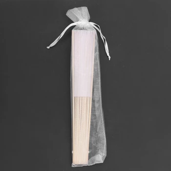 Hot prodaja 65шт elegantan bijeli sklopivi Svileni ručni ventilator sa poklon torbicom od organza vjenčani dar i suveniri za stranke(bijela)