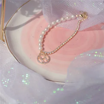 Moda jednostavno briljantan Cirkon prirodni biseri pismo privjesak narukvica za žene gourmet perle Šarm narukvice djevojke stranke nakit