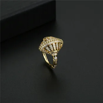 2020 novi oblikovan poput lepeze a sastavljen pismo ljuske dijamantni prsten retro moda trend temperament ženski, nosivi brand nakit Šarm luksuz