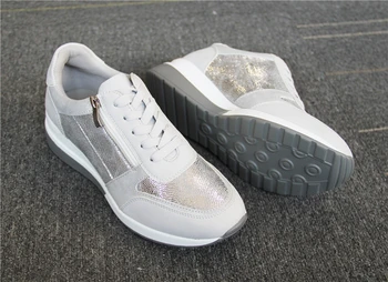Nove slučajne Klin tenisice žene sportska moda cipele prozračni jednostavan čipka-up sjaj tenisice i cipele