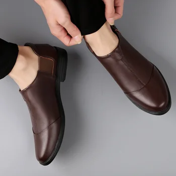 Muška moda casual obuća prirodna koža krave natikače muški 2021 novi skliznuti na cipela osoba klasična smeđa crna cipele za muškarce