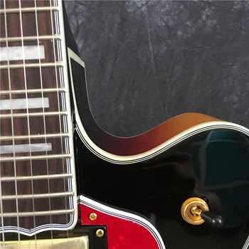 Kvalitetna električna gitara, postavljena na novi jazz semi-hollow L-5 jazz. Zlatno oprema, vrhunska kvaliteta